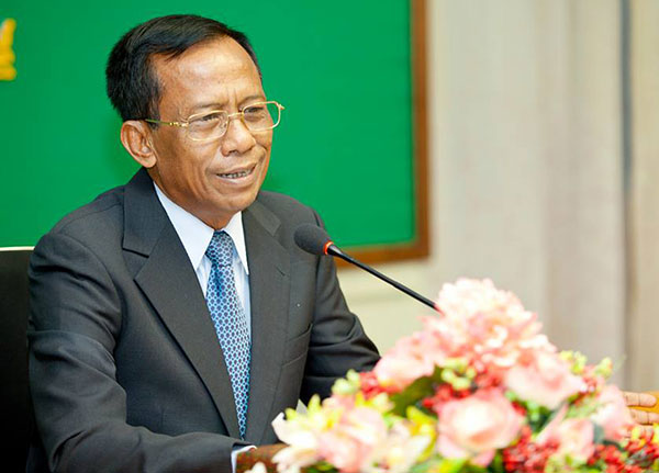 ឯកឧត្តម វង សូត កំពុងសិក្សាផ្តល់ របបអាហារ ៥.០០០រៀល​ក្នុងមួយថ្ងៃ ដល់ជនពិការ​ប្រគំតន្រ្តី តាមផ្សារ និងទីសាធារណៈ​