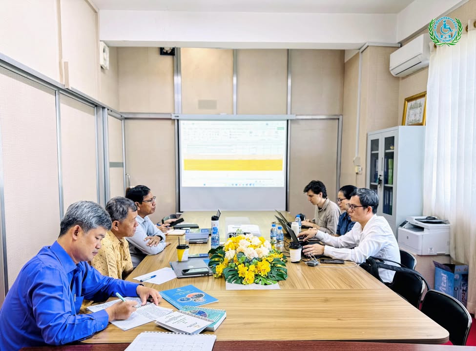 ទីស្តីការក្រសួងសង្គមកិច្ច÷ នៅព្រឹកថ្ងៃព្រហស្បតិ៍ ទី២៨ ខែសីហា ឆ្នាំ២០២៥ ដោយទទួលបានការអនុញ្ញាតពី ឯកឧត្តម ជា សុមេធី រដ្ឋមន្រ្តីក្រសួងសង្គមកិច្ច និងជាប្រធានក្រុមប្រឹក្សាសកម្មភាពជនពិការ ឯកឧត្ដម អ៊ុង សម្បត្តិ អគ្គលេខាធិការក្រុមប្រឹក្សាសកម្មភាពជនពិការ ទទួលជូបពិភ